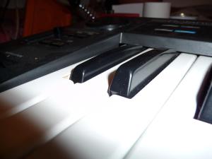 Roland Juno 1